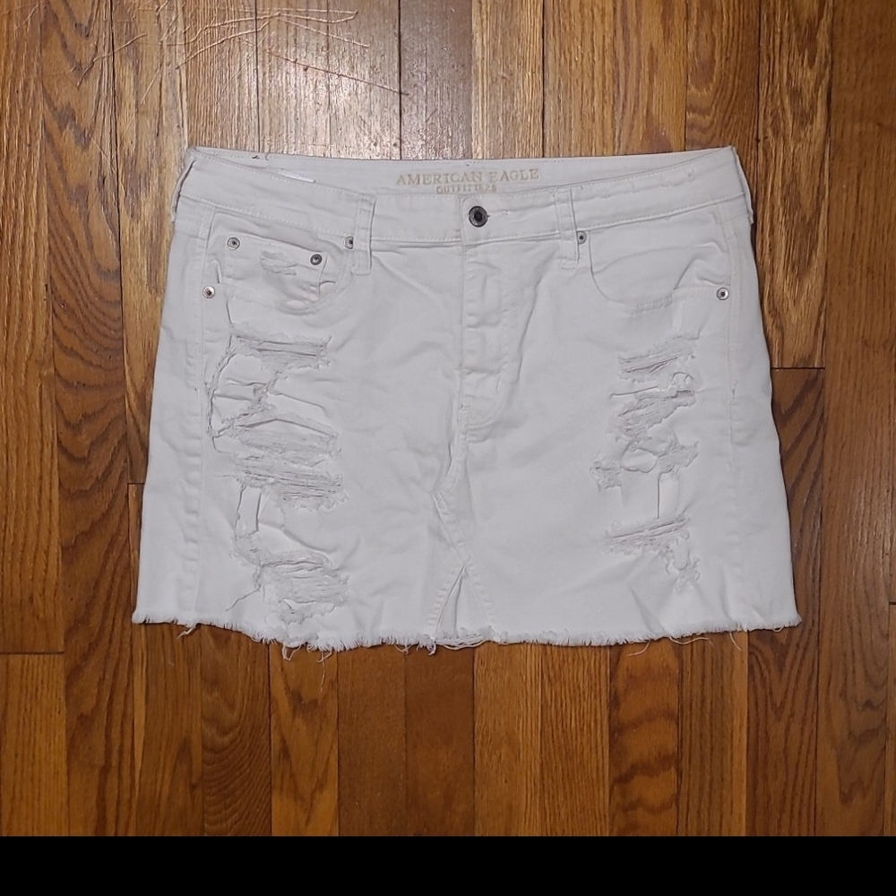 American Eagle White Distressed Mini Skirt 14